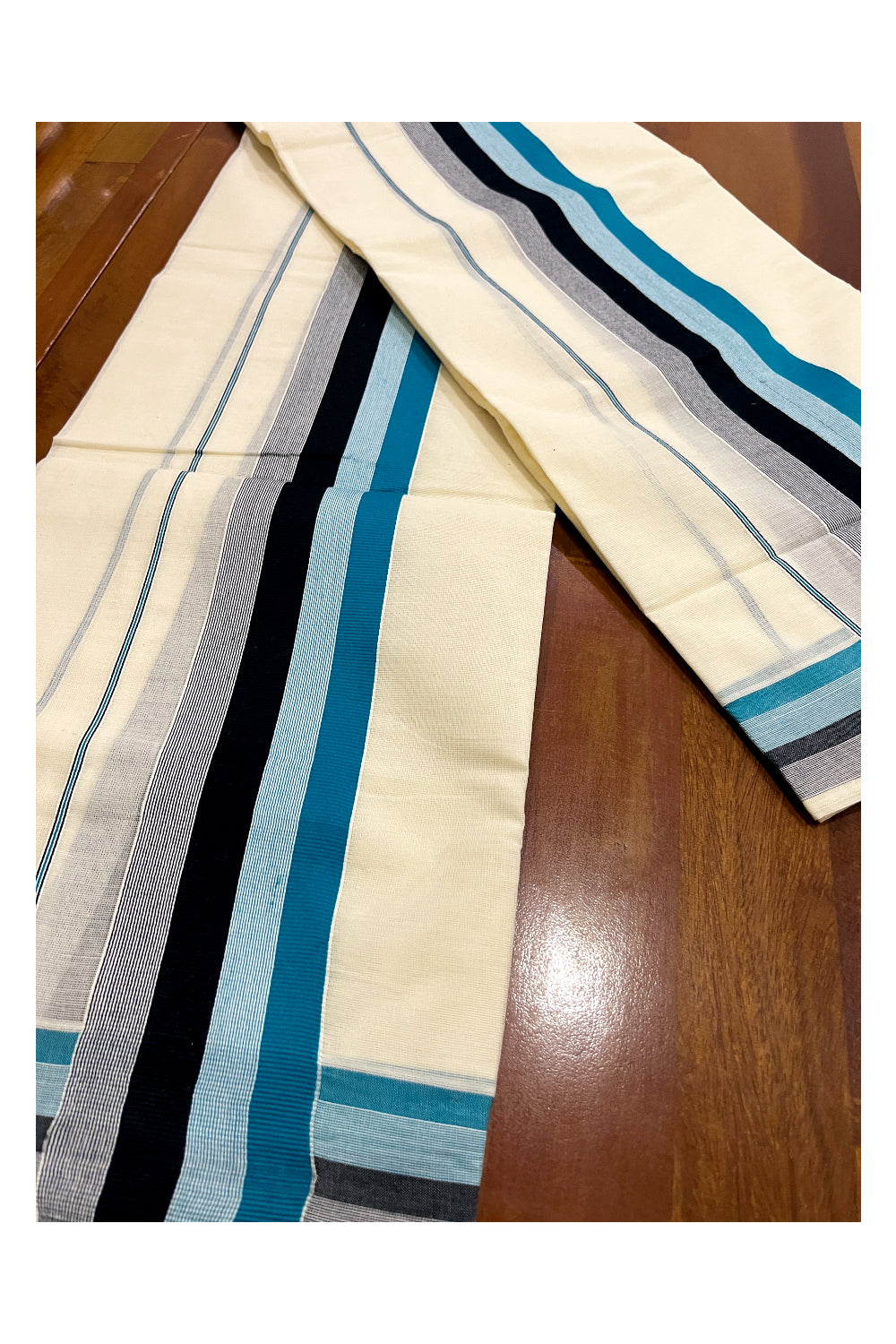 Kerala Cotton Mundum Neriyathum Single (Set Mundu) with Blue and Black Border 2.80 Mtrs