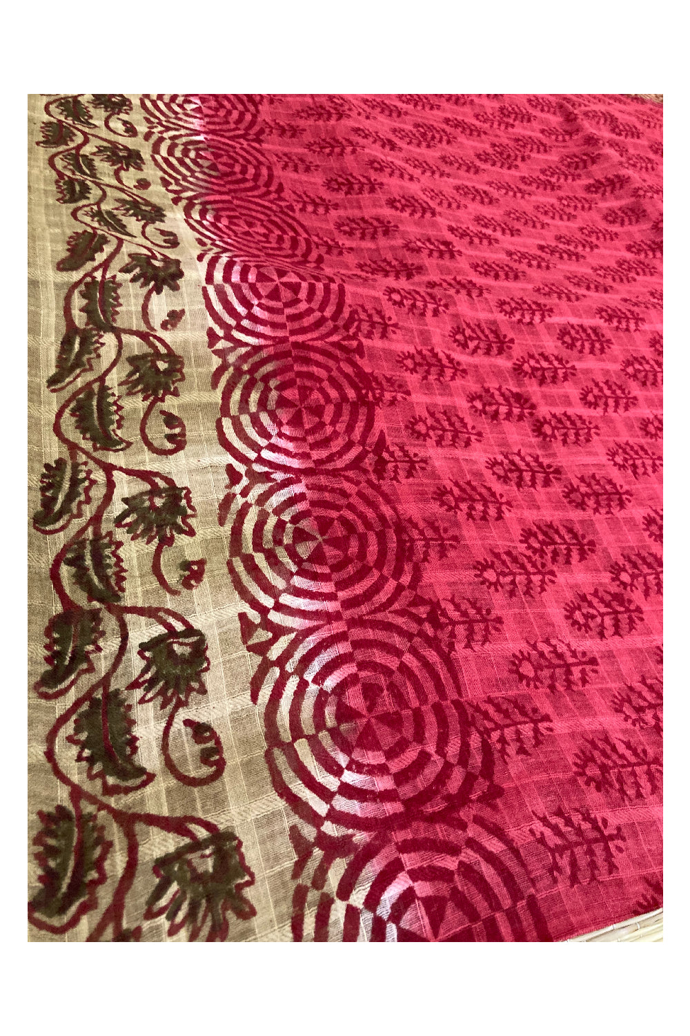 Southloom Cotton Printed Red Designer Saree with Floral Printed Blouse Piece