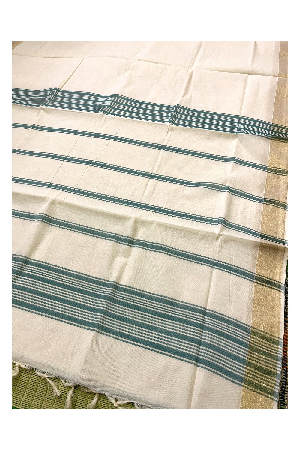 Pure Cotton Off White Kerala Saree with Green Pallu and Lines Design Running Blouse Piece (Onam Saree 2023)