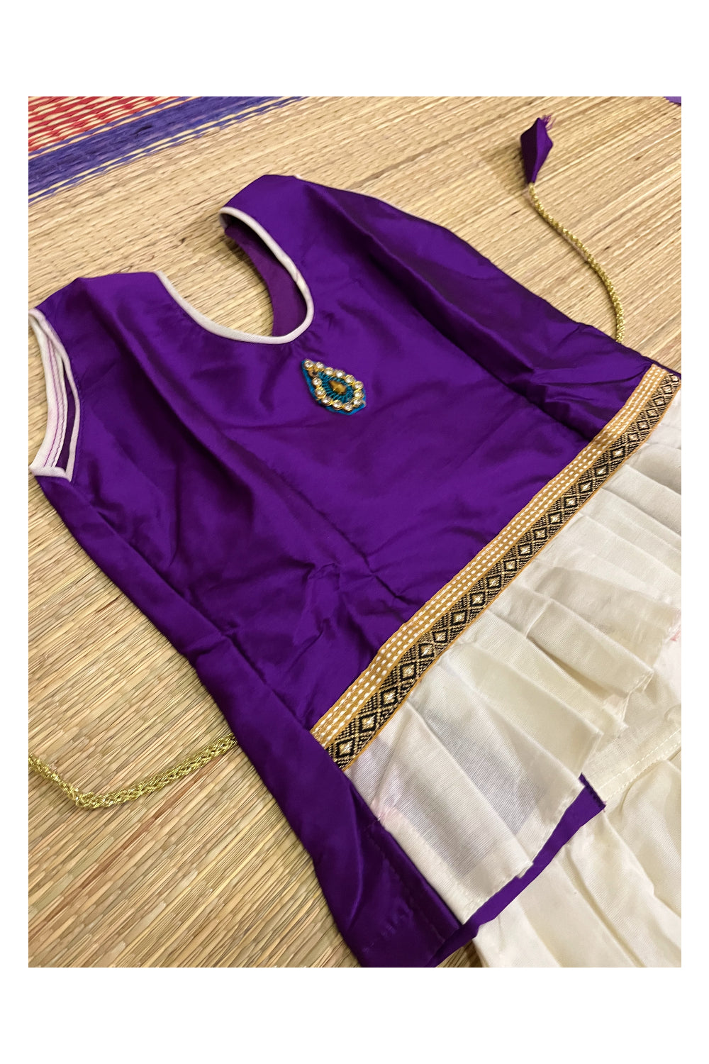 Southloom Kerala Pavada Blouse with Feather Mural Design (Age- 5 Year)