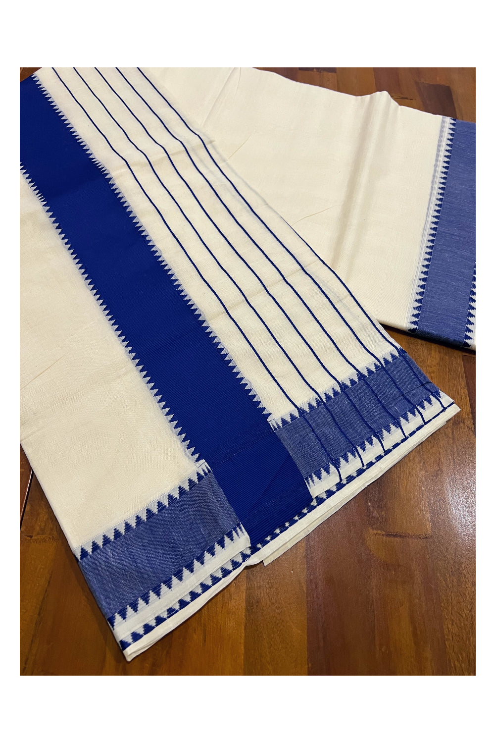 Pure Cotton Kerala Plain Saree with Blue Woven Temple Border and Pallu