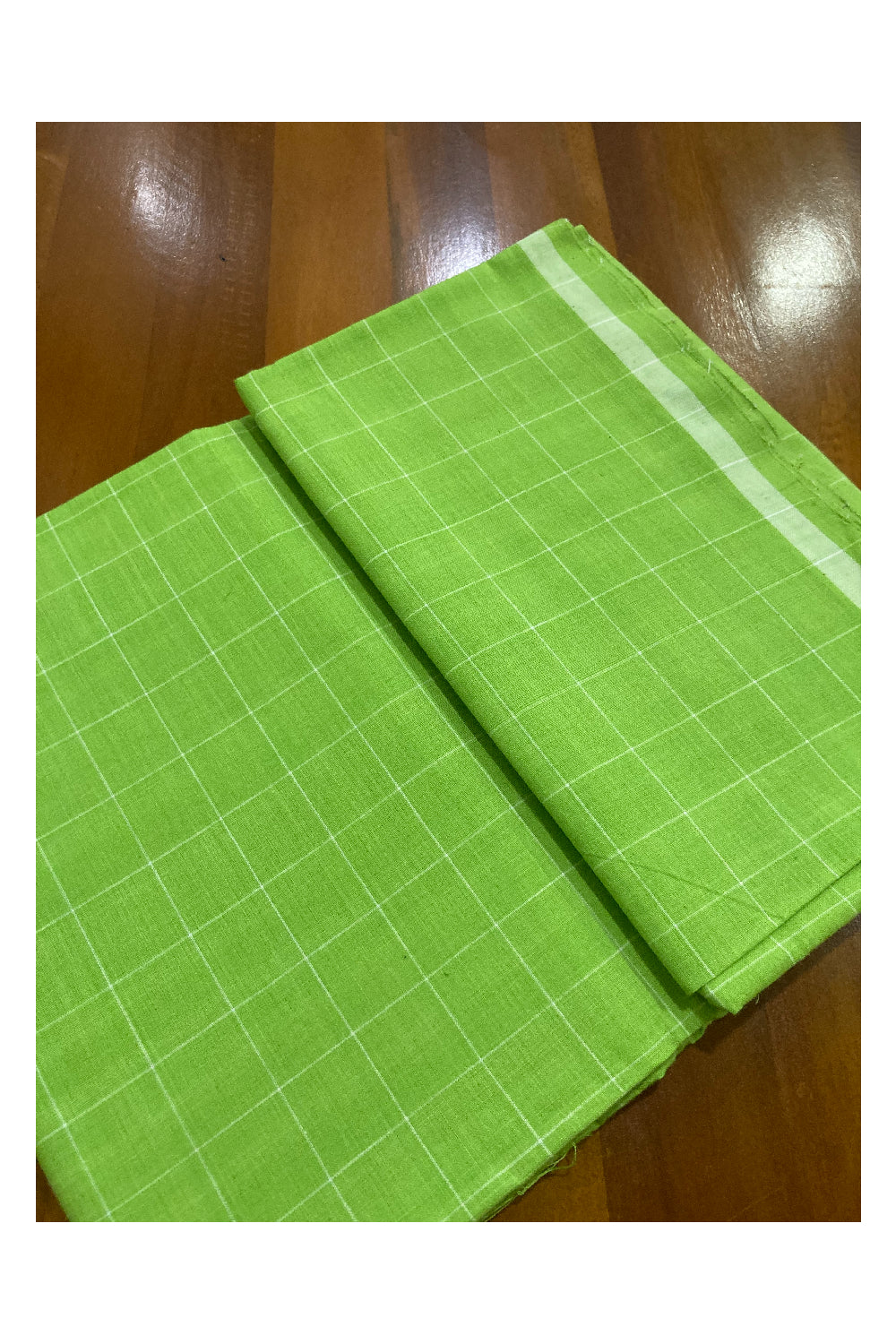 Southloom Premium Handloom Light Green Checkered Borderless Single Mundu (Lungi)