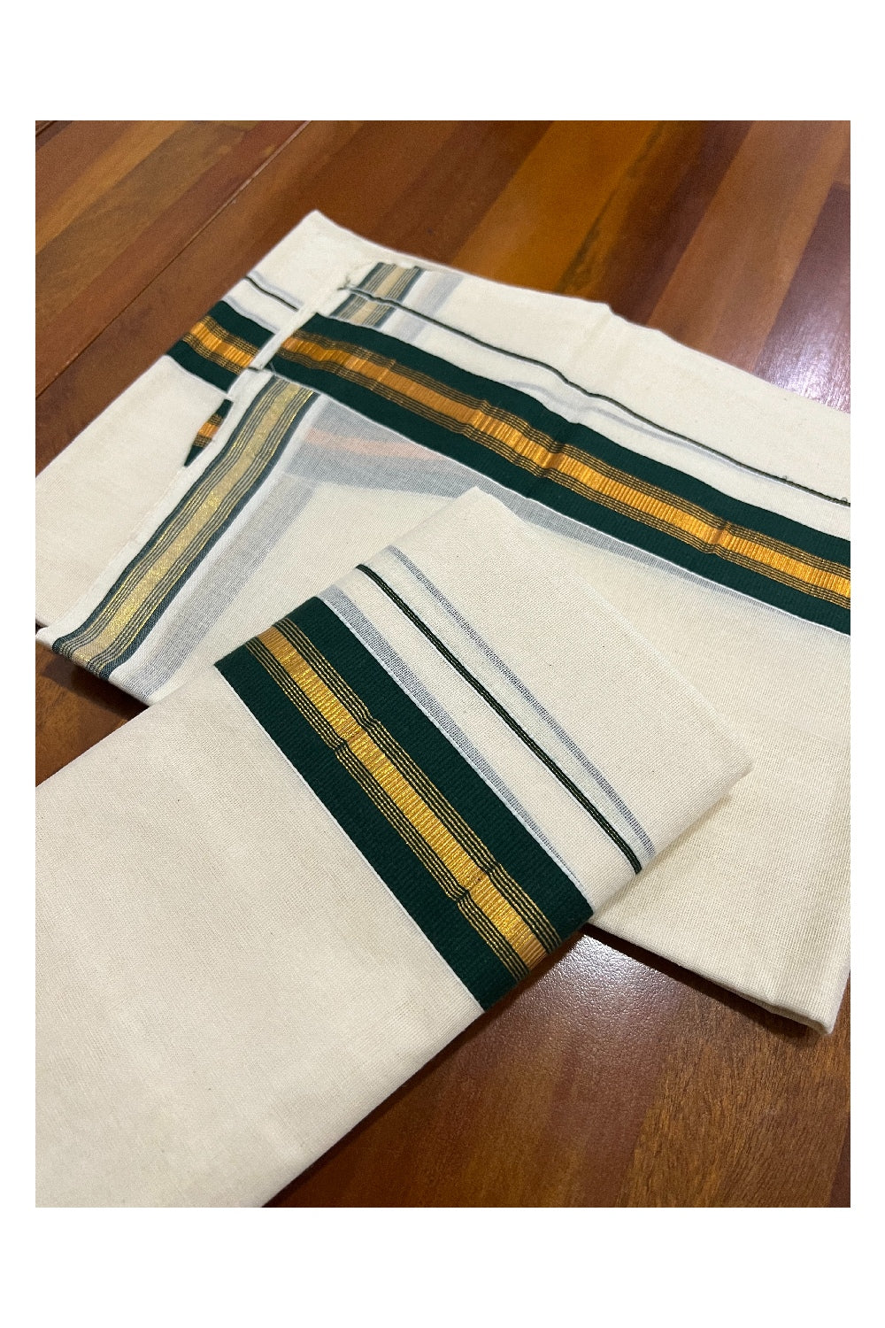 Kerala Cotton Mundum Neriyathum Single (Set Mundu) with Kasavu and Dark Green Border