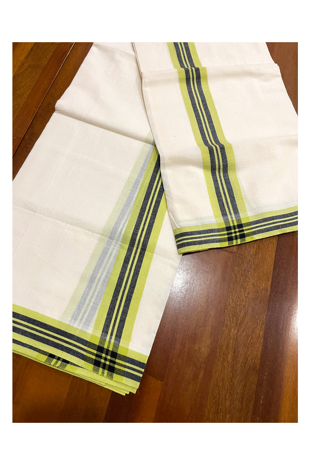 Kerala Cotton Mulloth Mundum Neriyathum Single (Set Mundu) with Green and Black Border (Extra Soft Cotton) 2.80 Mtrs