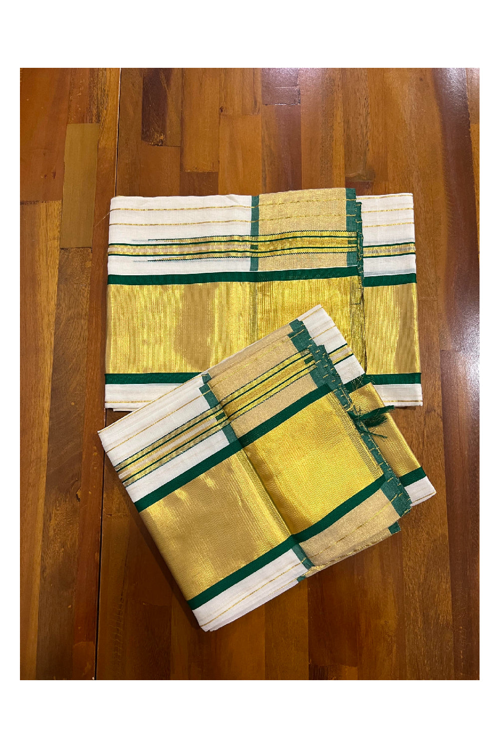 Southloom Premium Handloom Stripes Design Set Mundu with Green and Kasavu Puliyilakkara Chutti Border