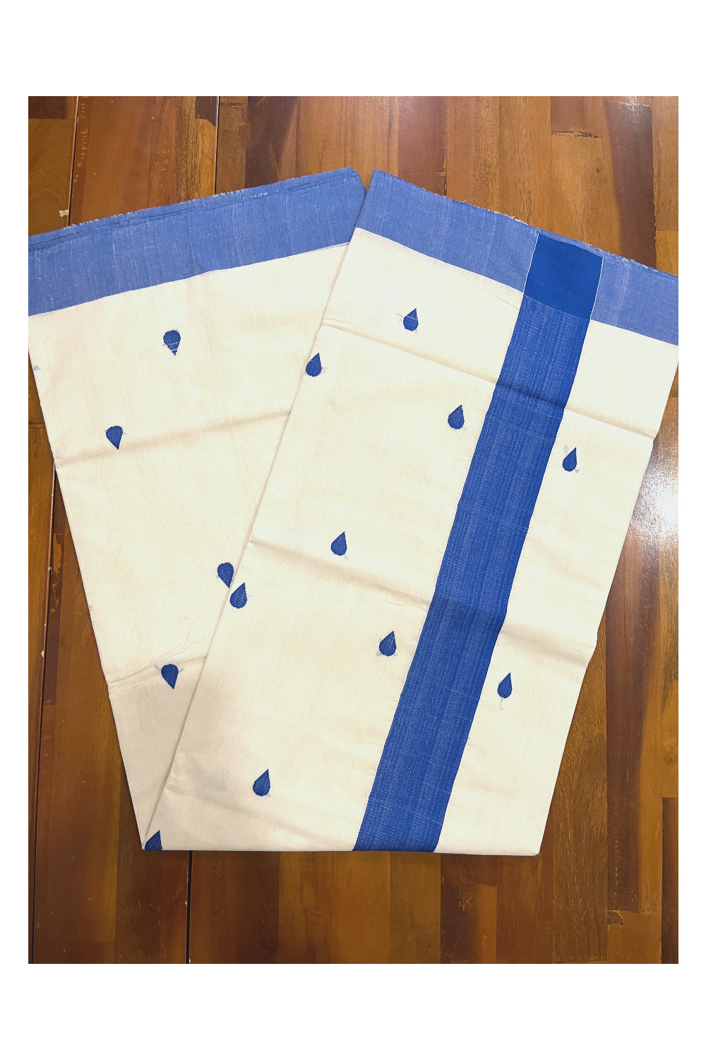 Southloom Balaramapuram Unakkupaavu Handloom Saree with Blue Pallu and Butta Works on Body