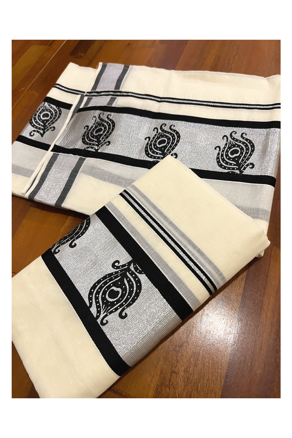 Kerala Cotton Mundum Neriyathum Single (Set Mundu) with Black Block Prints in Silver Border