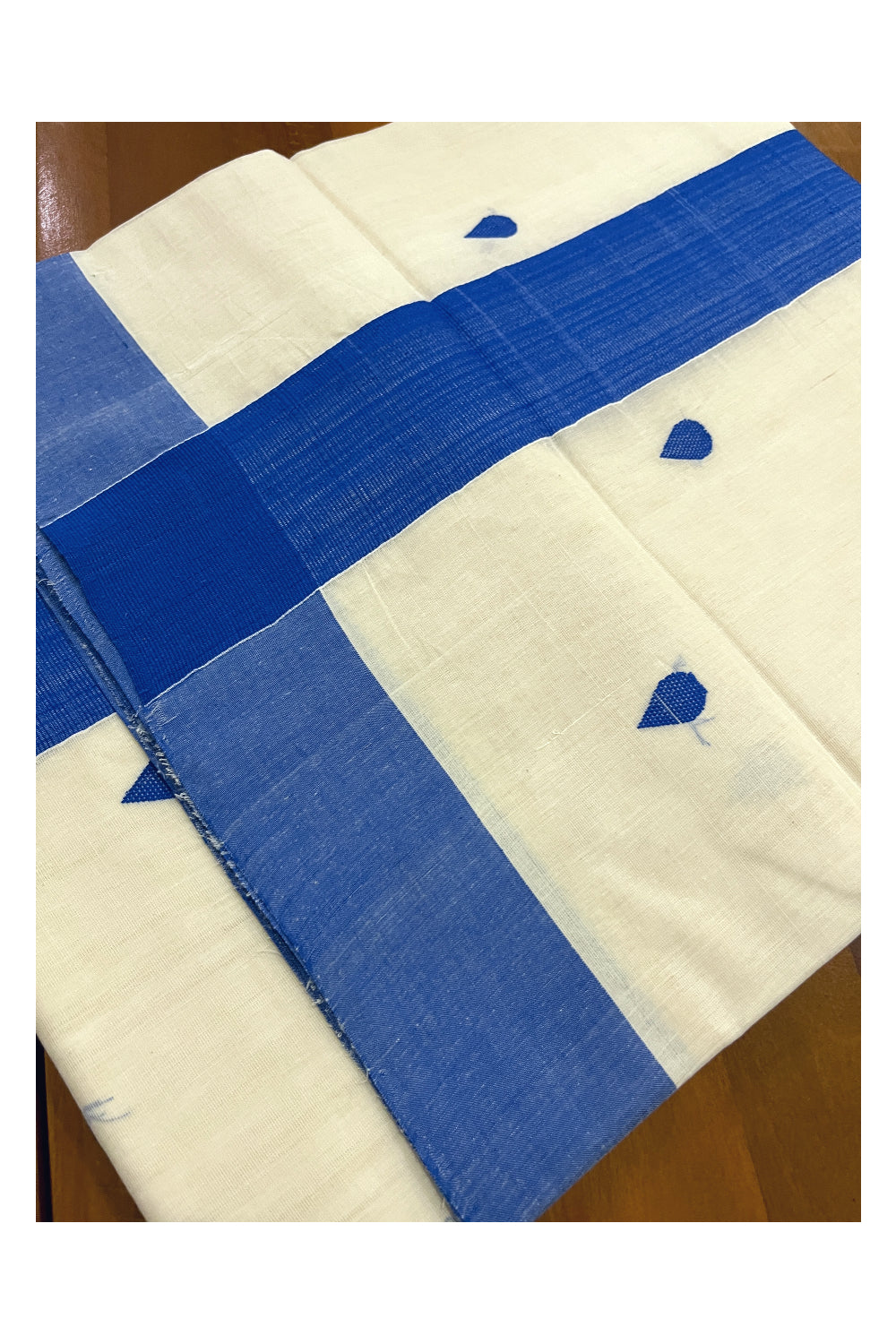 Southloom Balaramapuram Unakkupaavu Handloom Saree with Blue Pallu and Butta Works on Body