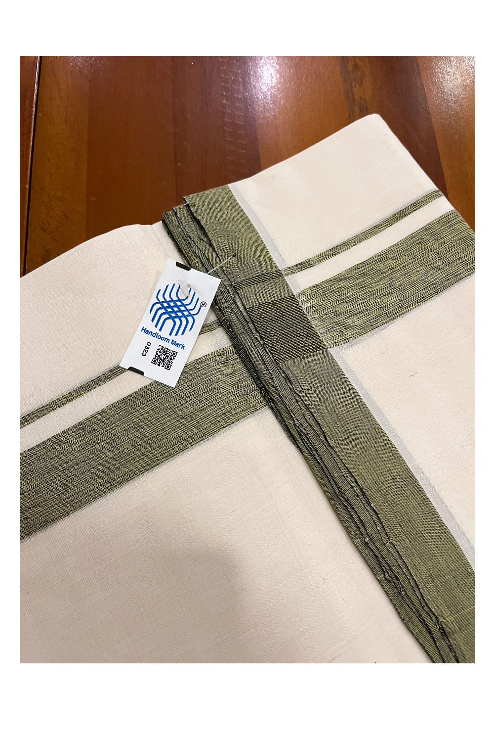 Southloom Premium Unakkupaavu Handloom Mundu with Green Border (South Indian Kerala Dhoti)