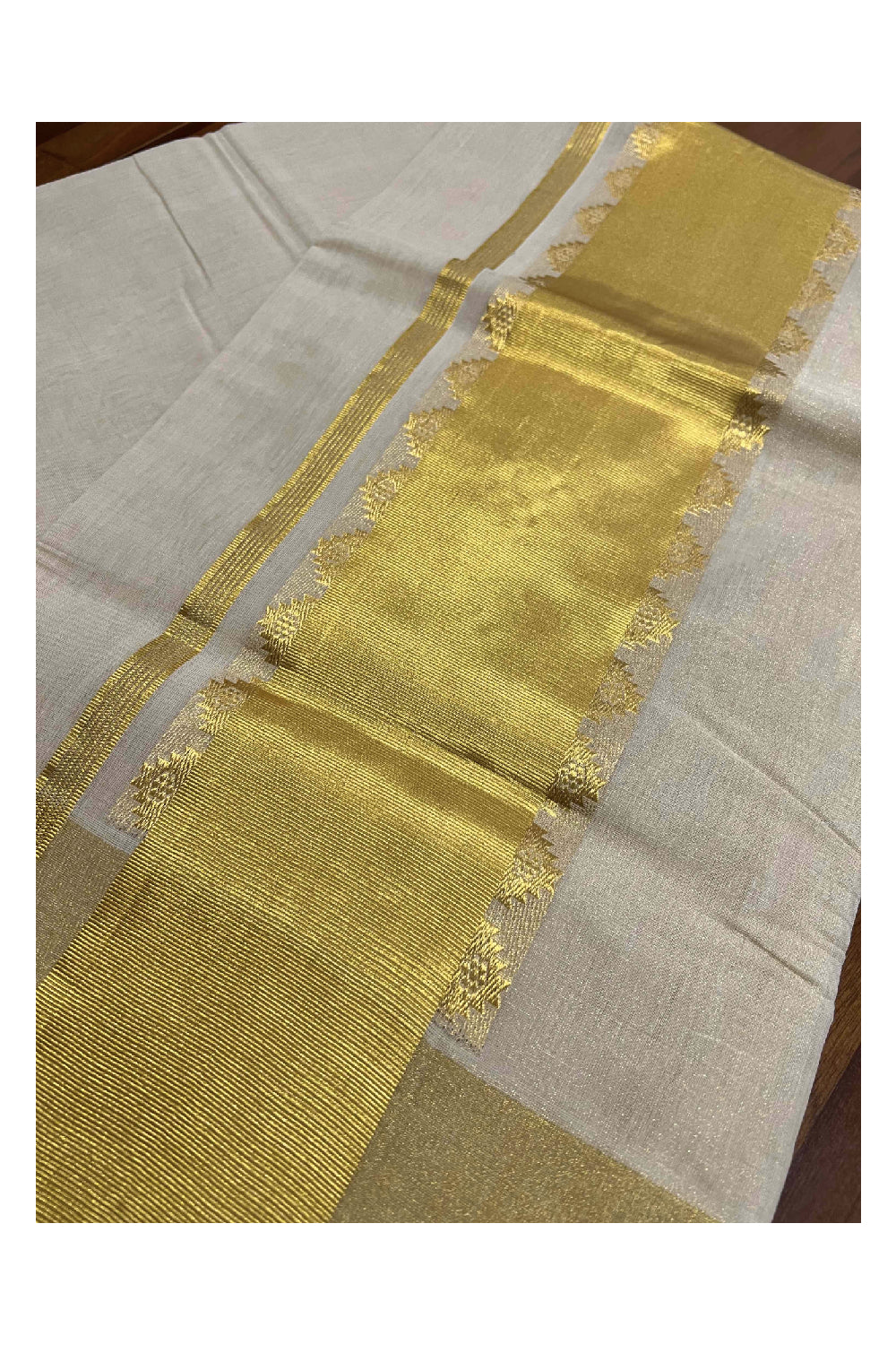 Southloom™ Original Handloom Kasavu Tissue Plain Saree with Handwoven Temple Design on Pallu