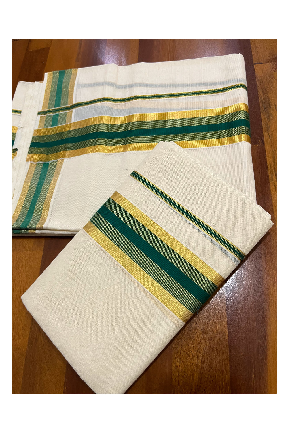 Kerala Cotton Mundum Neriyathum Single (Set Mundu) with Green and Kasavu Border 2.80 Mtrs