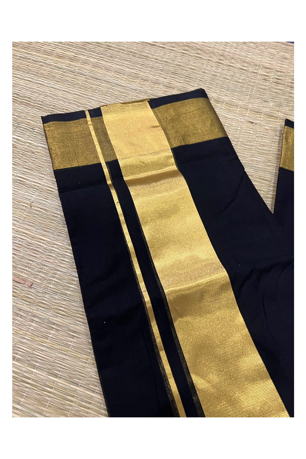 Southloom Kuthampully Handloom Pure Cotton Mundu with 3 inch Kasavu Kara (South Indian Dhoti)