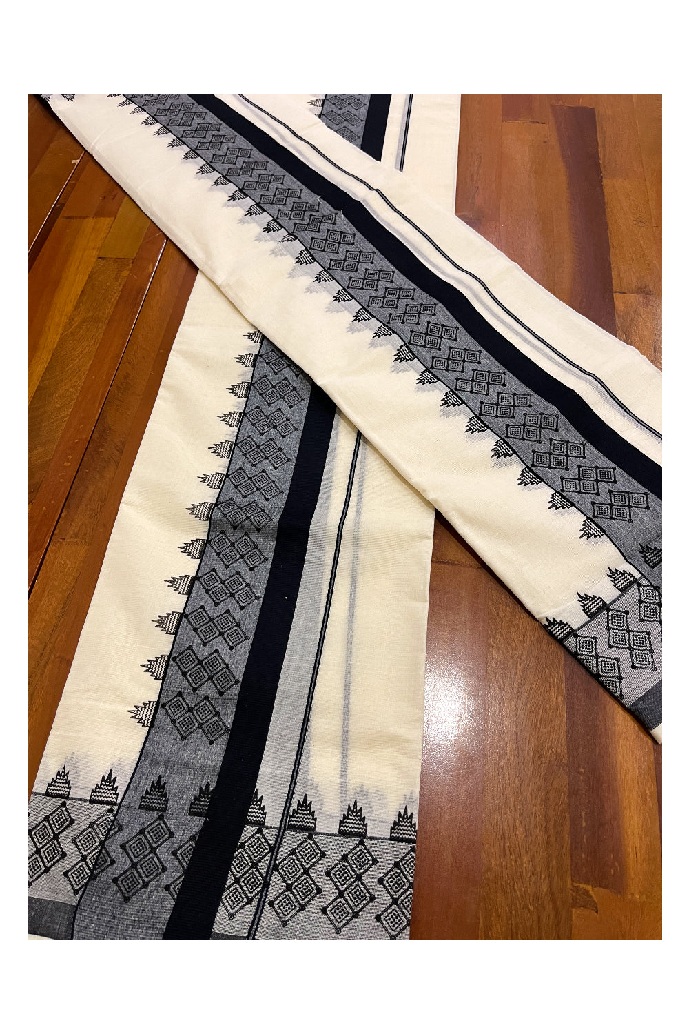 Kerala Cotton Mundum Neriyathum Single (Set Mundu) with Black Block Printed Border