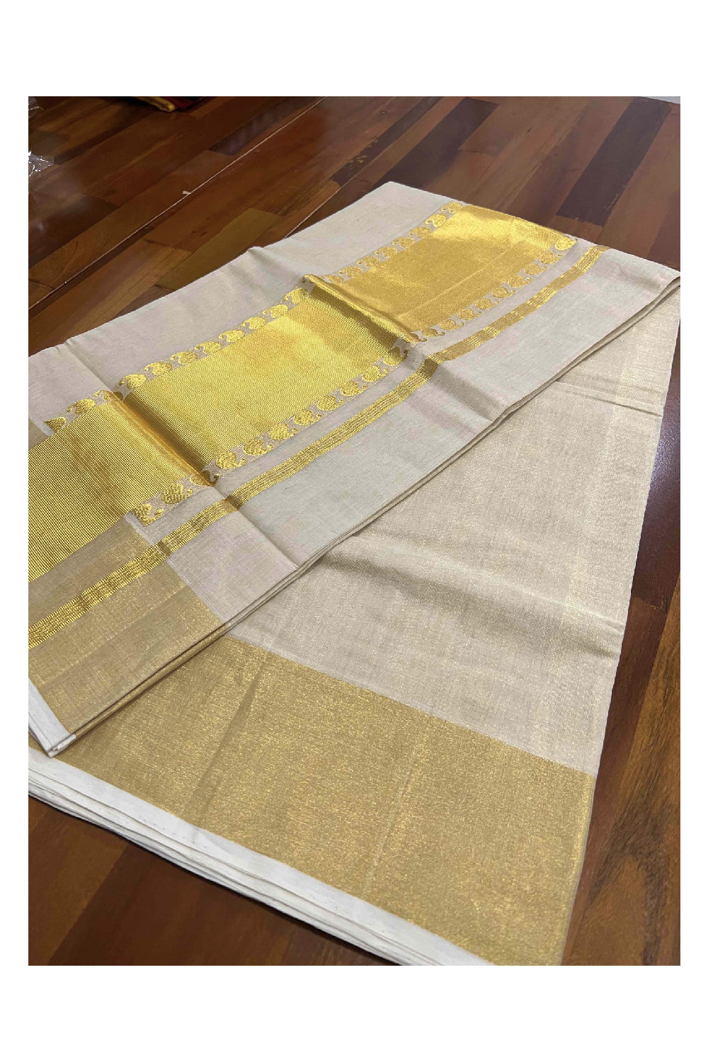 Southloom™ Original Handloom Kasavu Tissue Plain Saree with Handwoven Paisley Design on Pallu