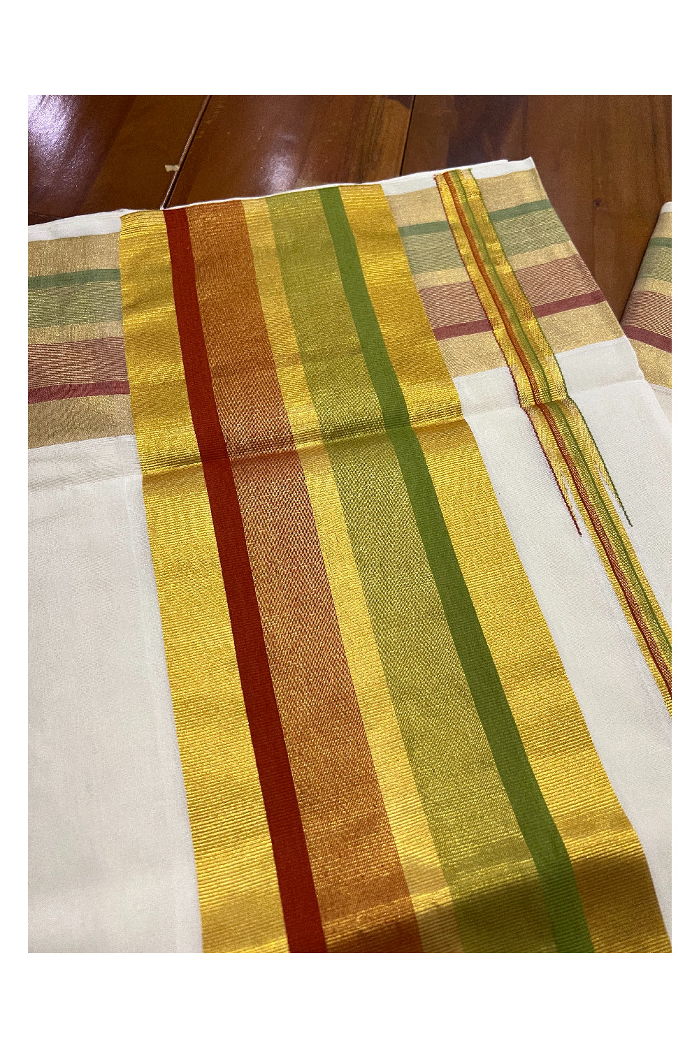 Southloom™ Balaramapuram Handloom Kerala Saree with Kasavu Light Green and Orangish Red Border