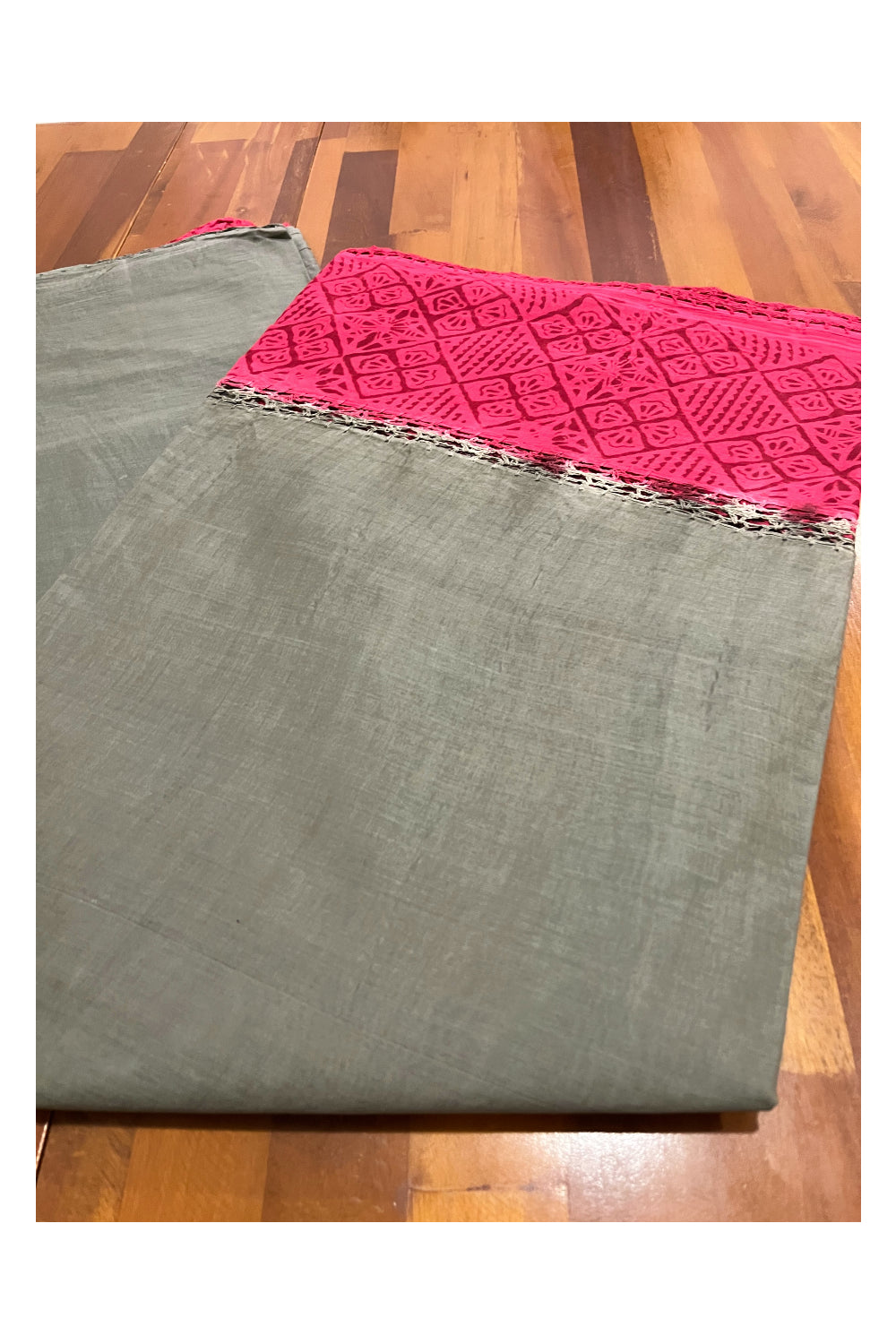 Southloom Pure Cotton Grey Saree with Designer Red Crochet works on Border