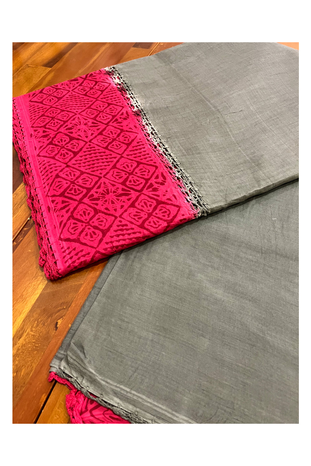 Southloom Pure Cotton Grey Saree with Designer Red Crochet works on Border