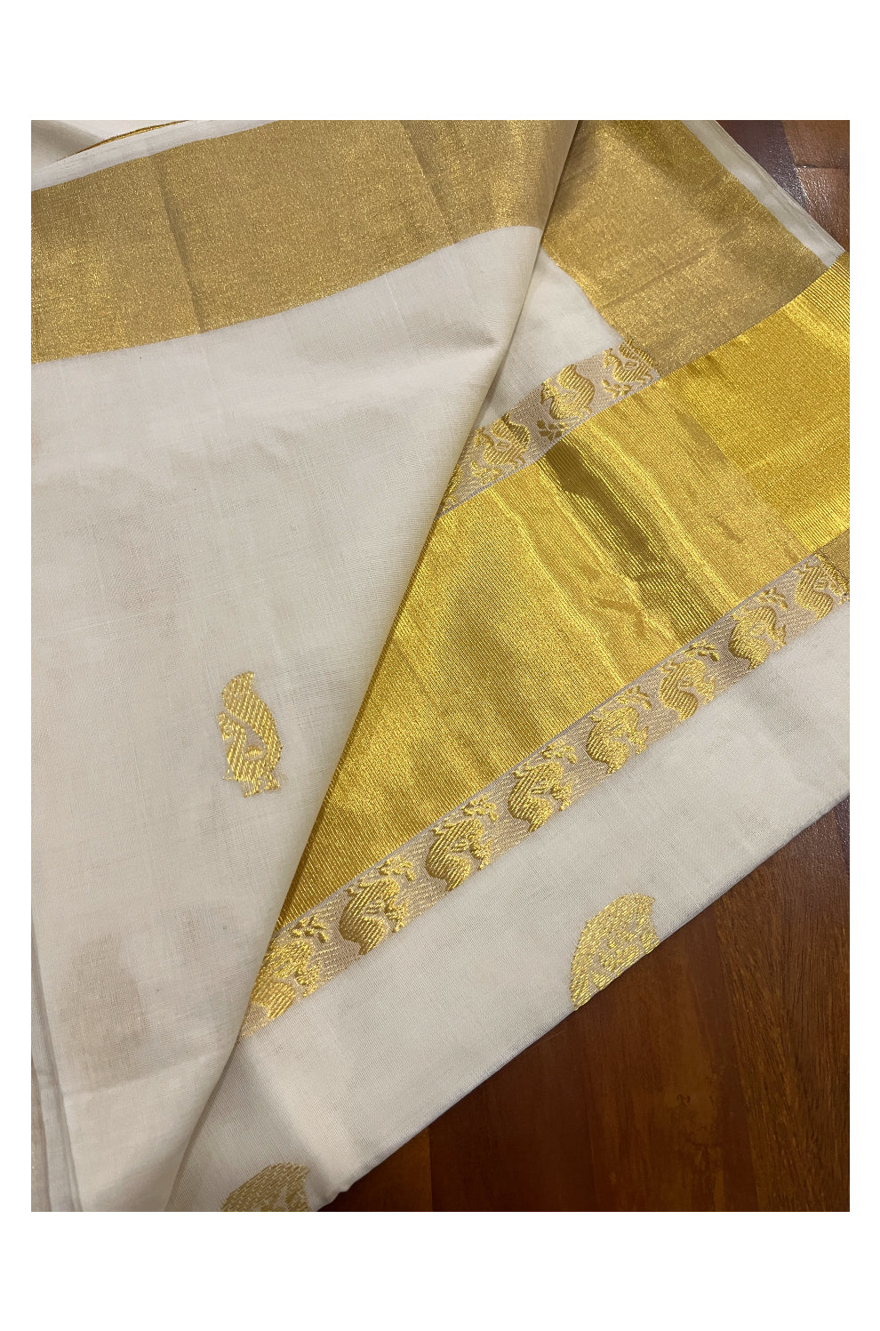 Southloom™ Original Handloom Cotton Kasavu Handwoven Peacock Motifs Saree