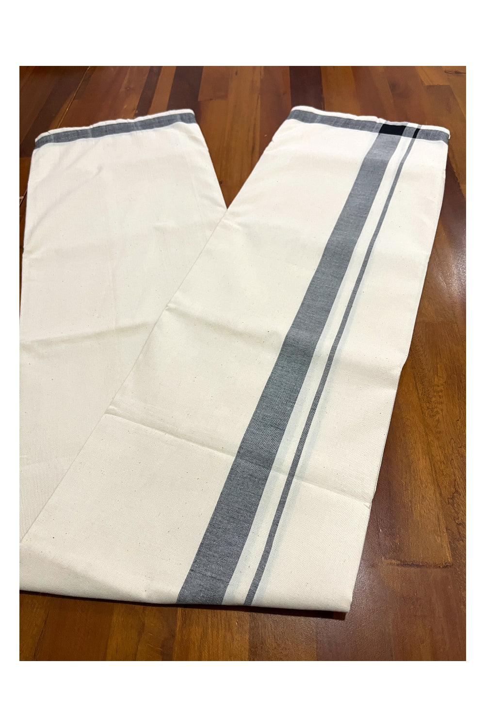 Southloom Balaramapuram Handloom Off White SINGLE Mundu (Otta Mundu) with Black Border (South Indian Dhoti)