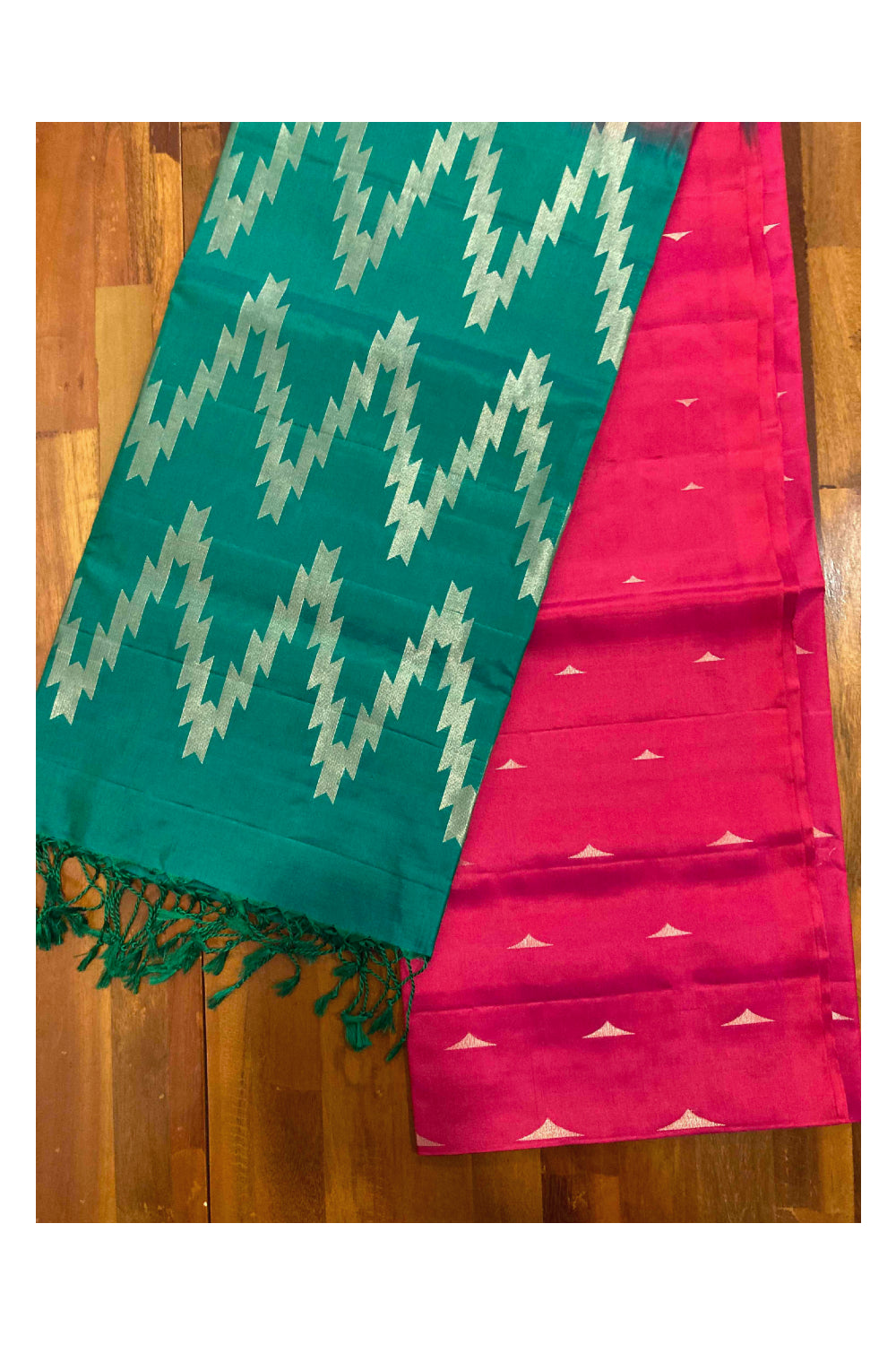 Southloom Handloom Pure Silk Kanchipuram Red Saree with Green Temple Work on Pallu