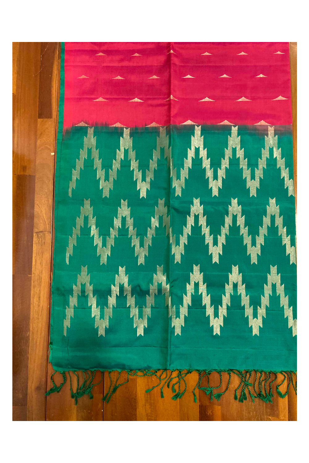 Southloom Handloom Pure Silk Kanchipuram Red Saree with Green Temple Work on Pallu