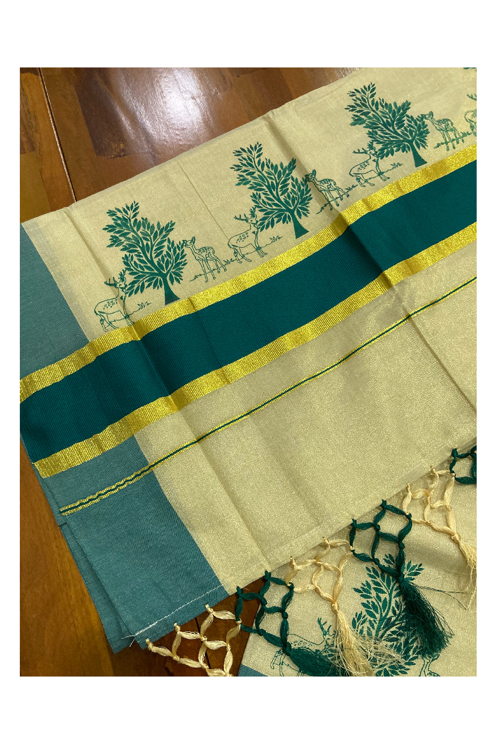 Southloom Onam 2022 Kerala Tissue Kasavu Saree in Green Kara with Mural Design