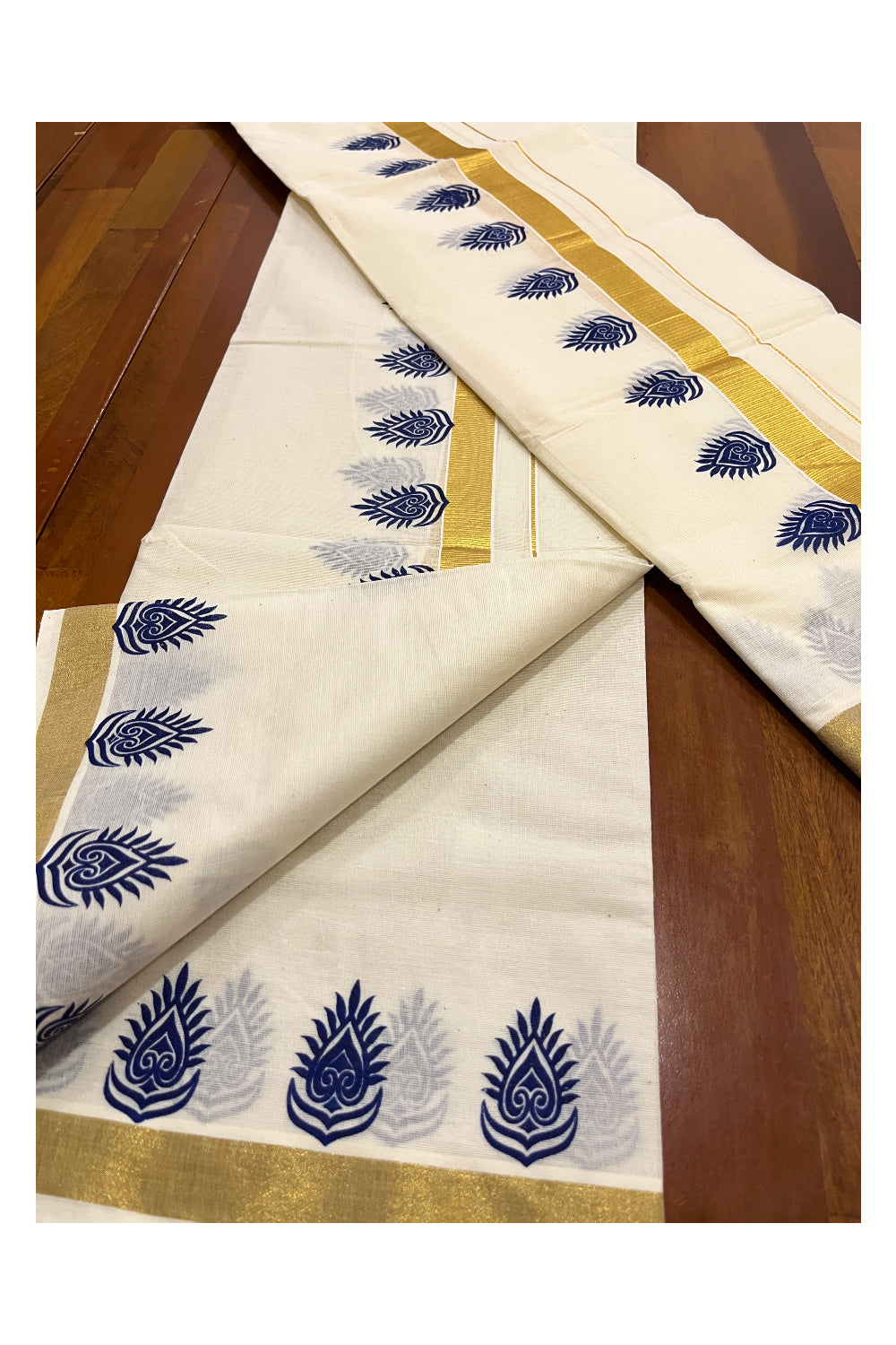 Kerala Cotton Kasavu Mundum Neriyathum Single (Set Mundu) with Blue Block Printed Border 2.80 Mtrs