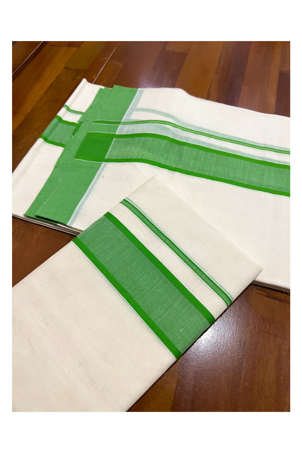 Kerala Cotton Mundum Neriyathum Single (Set Mundu) with Light Green Border